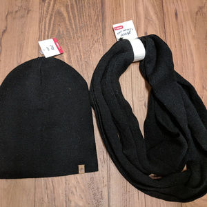 NWT 2pcs set of Scarf and Beanie Unisex